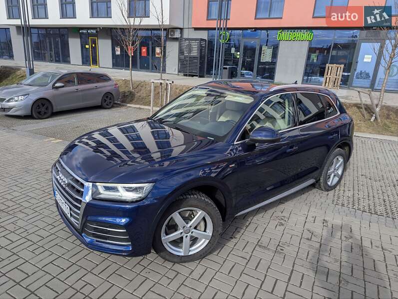 Позашляховик / Кросовер Audi Q5 2017 в Львові