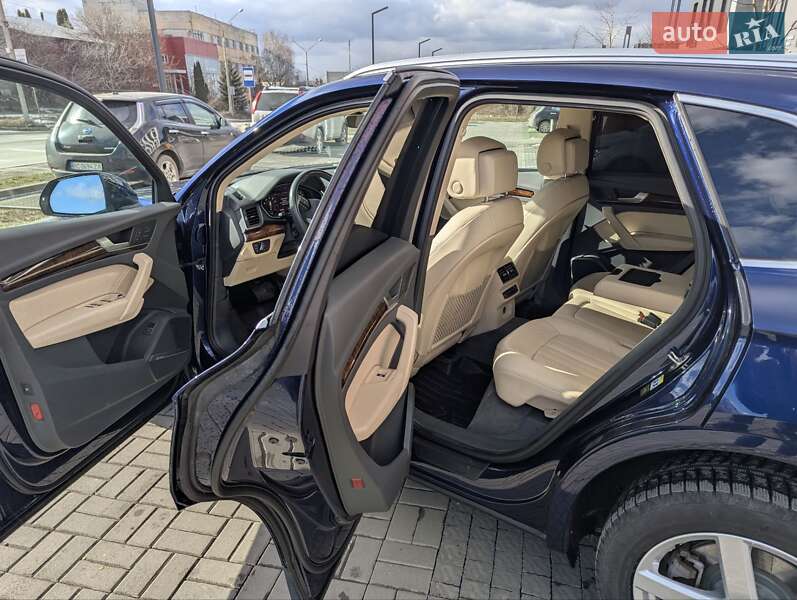 Позашляховик / Кросовер Audi Q5 2017 в Львові