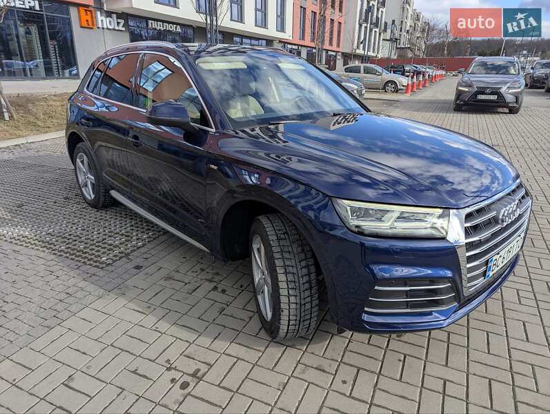 Позашляховик / Кросовер Audi Q5 2017 в Львові