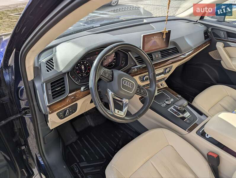 Позашляховик / Кросовер Audi Q5 2017 в Львові