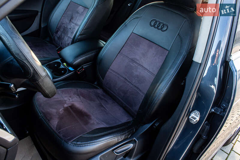 Внедорожник / Кроссовер Audi Q5 2009 в Нововолынске