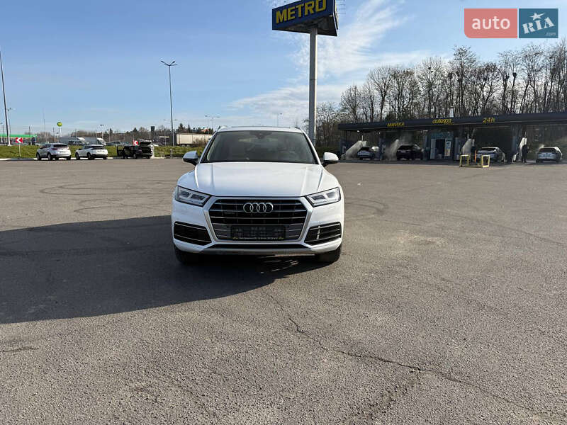 Позашляховик / Кросовер Audi Q5 2017 в Львові