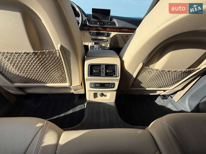 Позашляховик / Кросовер Audi Q5 2017 в Львові