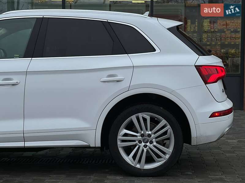 Внедорожник / Кроссовер Audi Q5 2017 в Киеве