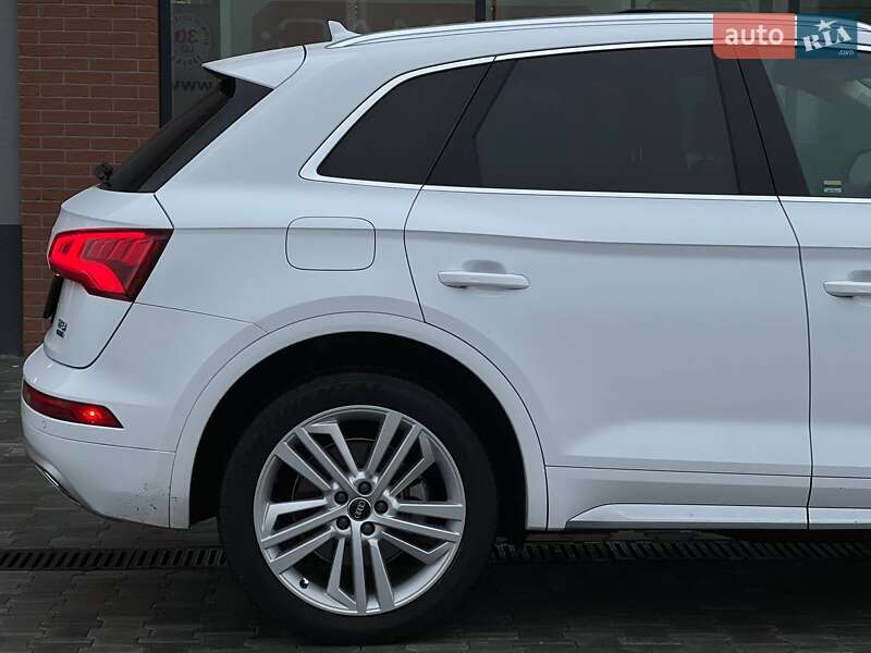 Внедорожник / Кроссовер Audi Q5 2017 в Киеве