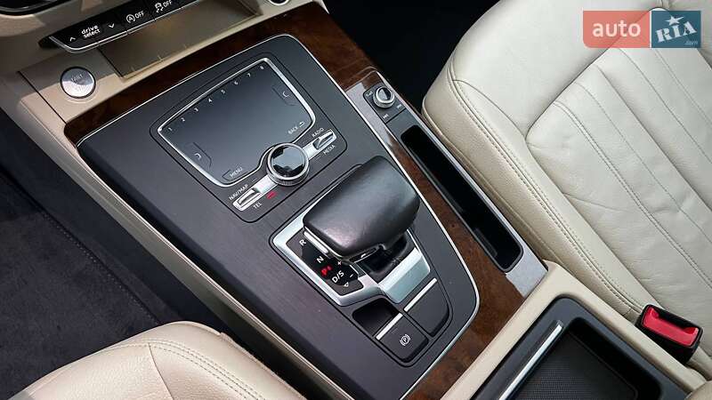 Внедорожник / Кроссовер Audi Q5 2017 в Киеве