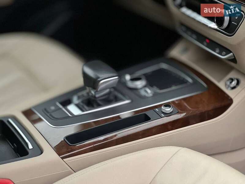 Внедорожник / Кроссовер Audi Q5 2017 в Киеве