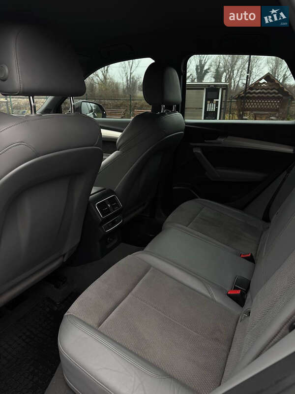 Позашляховик / Кросовер Audi Q5 2017 в Виноградові фото 12 Позашляховик / Кросовер Audi Q5 2017 в Виноградові