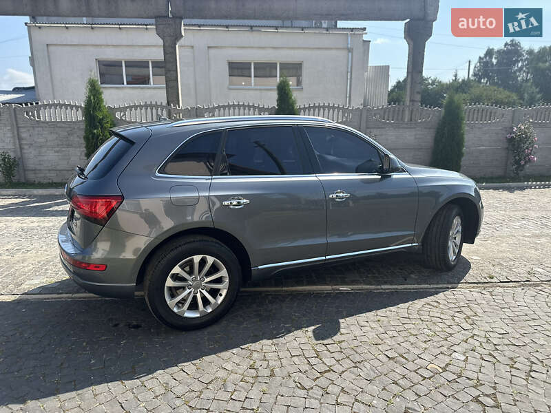 Позашляховик / Кросовер Audi Q5 2012 в Золочеві