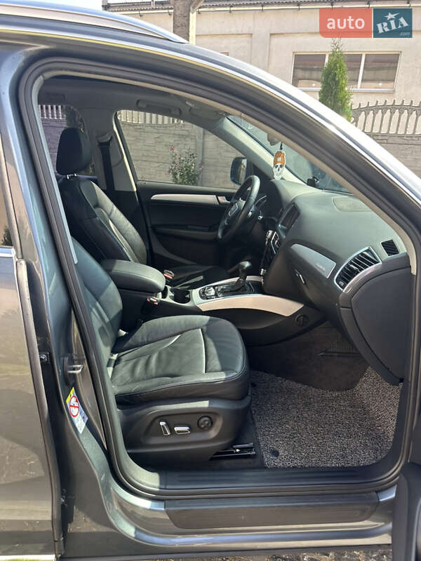 Позашляховик / Кросовер Audi Q5 2012 в Золочеві