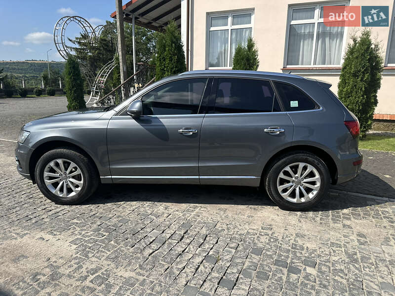 Позашляховик / Кросовер Audi Q5 2012 в Золочеві