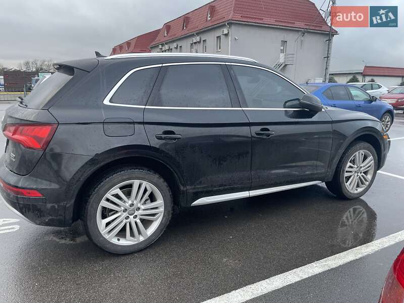 Позашляховик / Кросовер Audi Q5 2017 в Києві