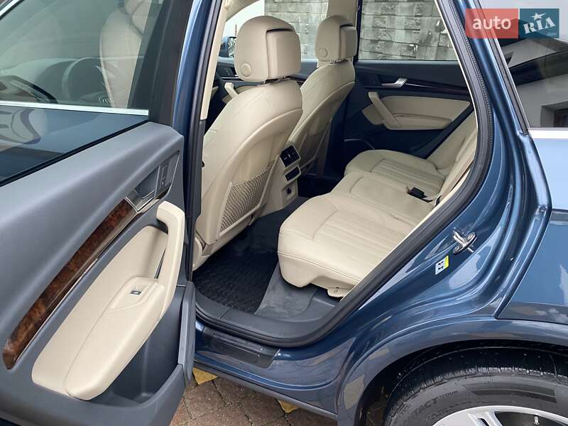 Позашляховик / Кросовер Audi Q5 2017 в Рівному