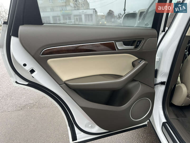 Внедорожник / Кроссовер Audi Q5 2015 в Дубно