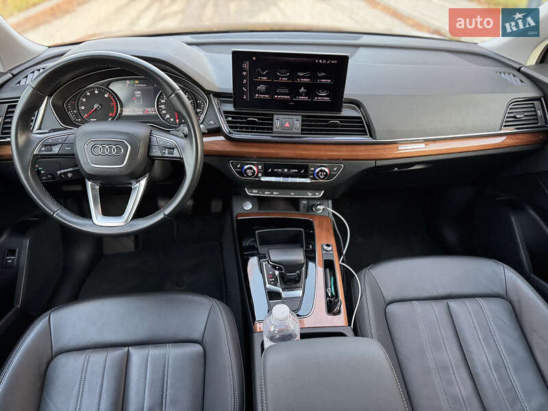Внедорожник / Кроссовер Audi Q5 2020 в Новояворовске