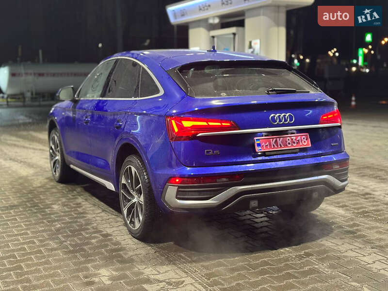 Позашляховик / Кросовер Audi Q5 2021 в Києві
