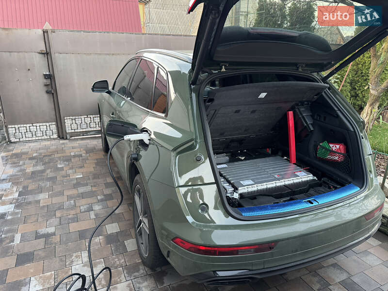 Позашляховик / Кросовер Audi Q5 2023 в Києві