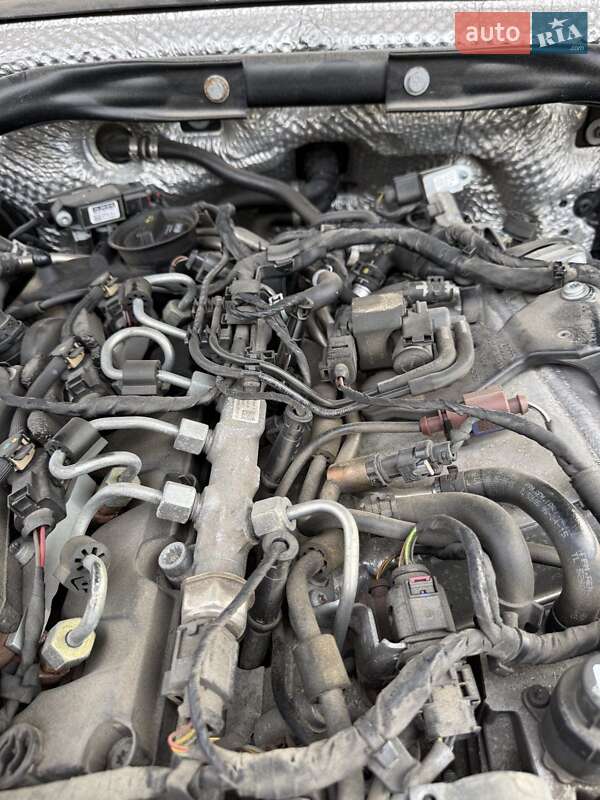 Позашляховик / Кросовер Audi Q5 2015 в Золочеві