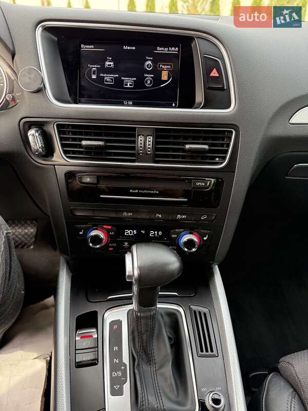 Позашляховик / Кросовер Audi Q5 2015 в Золочеві