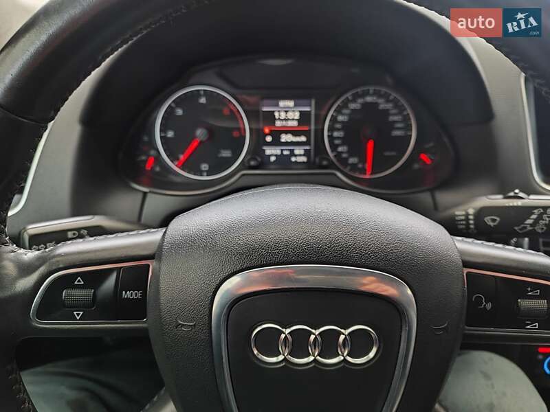 Позашляховик / Кросовер Audi Q5 2011 в Чернігові