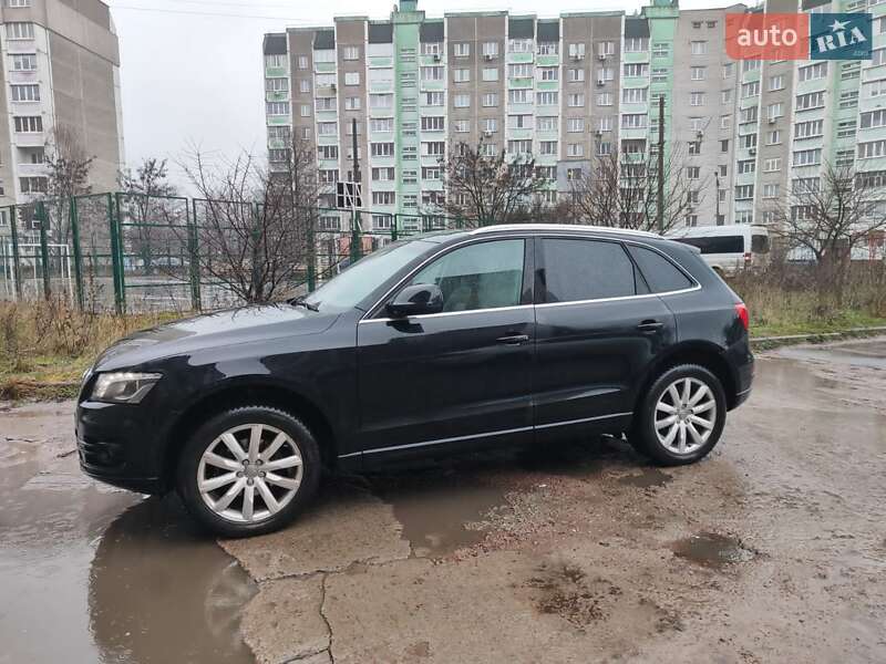 Позашляховик / Кросовер Audi Q5 2011 в Чернігові