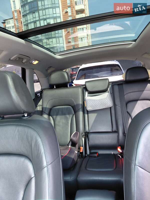 Позашляховик / Кросовер Audi Q5 2017 в Вараші