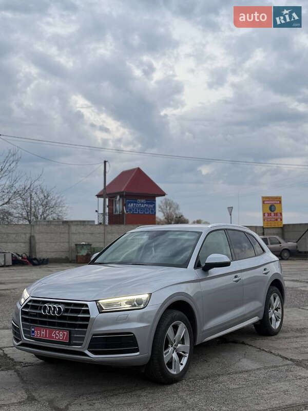 Внедорожник / Кроссовер Audi Q5 2018 в Владимире