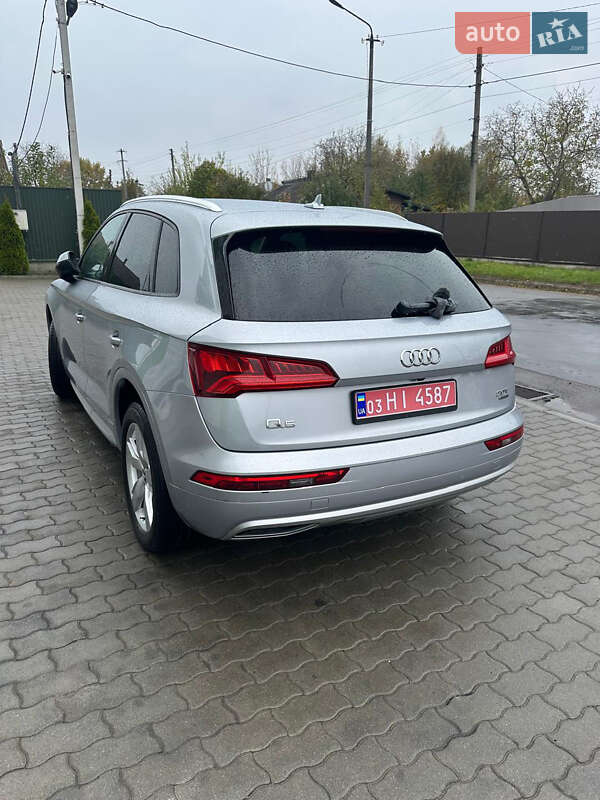 Внедорожник / Кроссовер Audi Q5 2018 в Владимире
