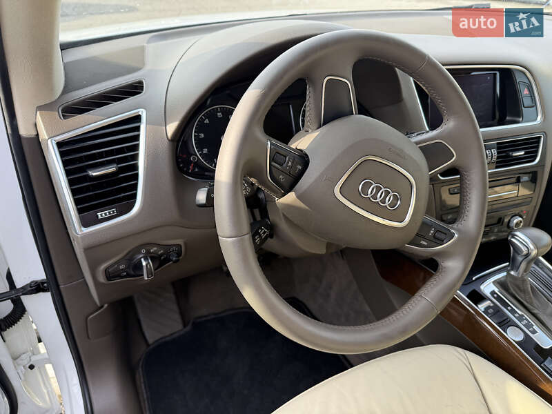 Внедорожник / Кроссовер Audi Q5 2015 в Полтаве