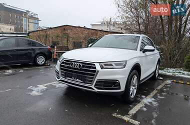Позашляховик / Кросовер Audi Q5 2017 в Луцьку