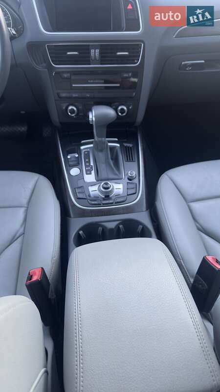 Внедорожник / Кроссовер Audi Q5 2015 в Черновцах