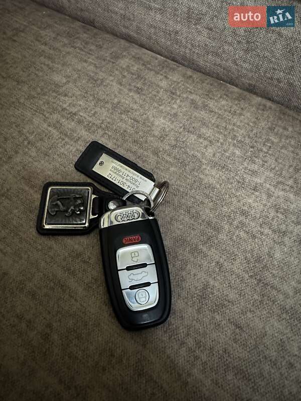 Внедорожник / Кроссовер Audi Q5 2011 в Ивано-Франковске