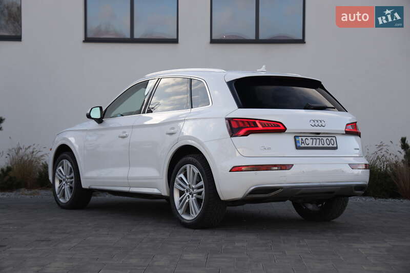 Позашляховик / Кросовер Audi Q5 2018 в Луцьку