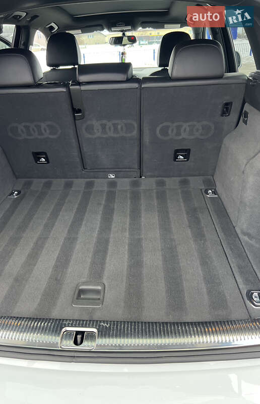 Позашляховик / Кросовер Audi Q5 2017 в Нововолинську