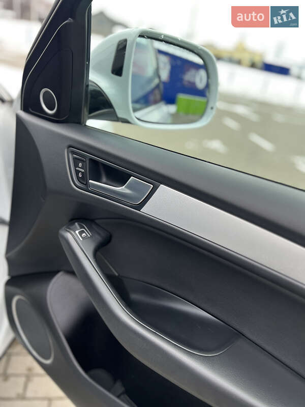 Позашляховик / Кросовер Audi Q5 2017 в Нововолинську