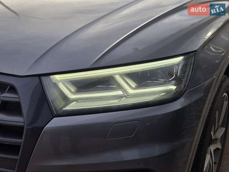 Внедорожник / Кроссовер Audi Q5 2019 в Киеве