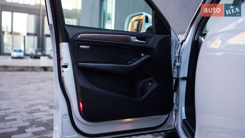 Позашляховик / Кросовер Audi Q5 2012 в Львові