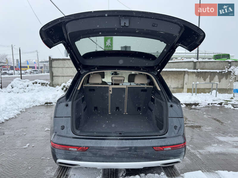 Внедорожник / Кроссовер Audi Q5 2017 в Стрые