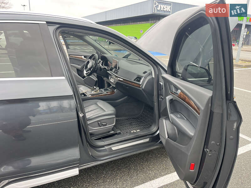 Внедорожник / Кроссовер Audi Q5 2017 в Киеве