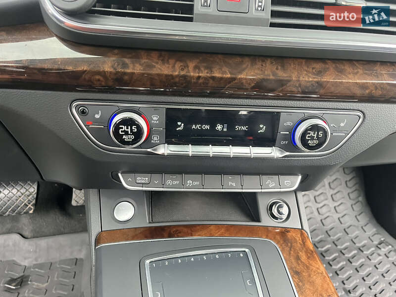 Внедорожник / Кроссовер Audi Q5 2017 в Киеве