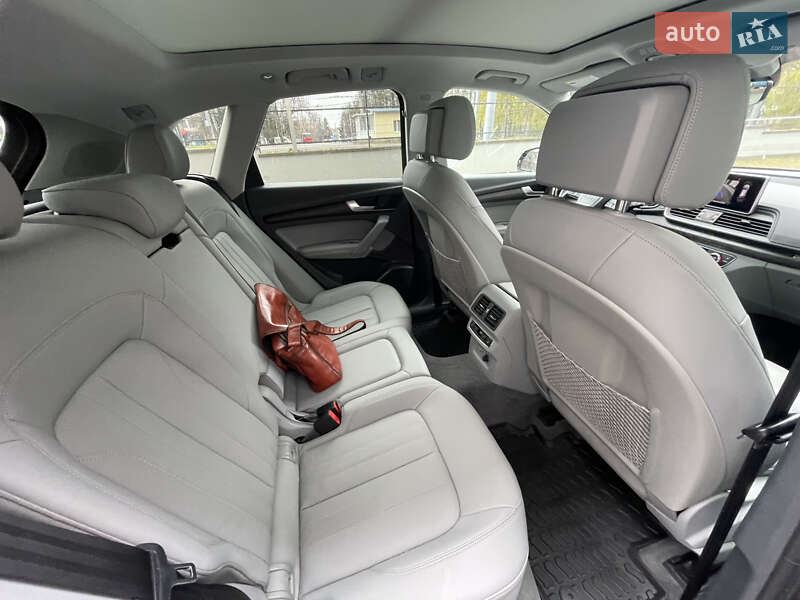 Внедорожник / Кроссовер Audi Q5 2019 в Ровно