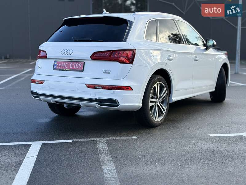 Внедорожник / Кроссовер Audi Q5 2018 в Киеве