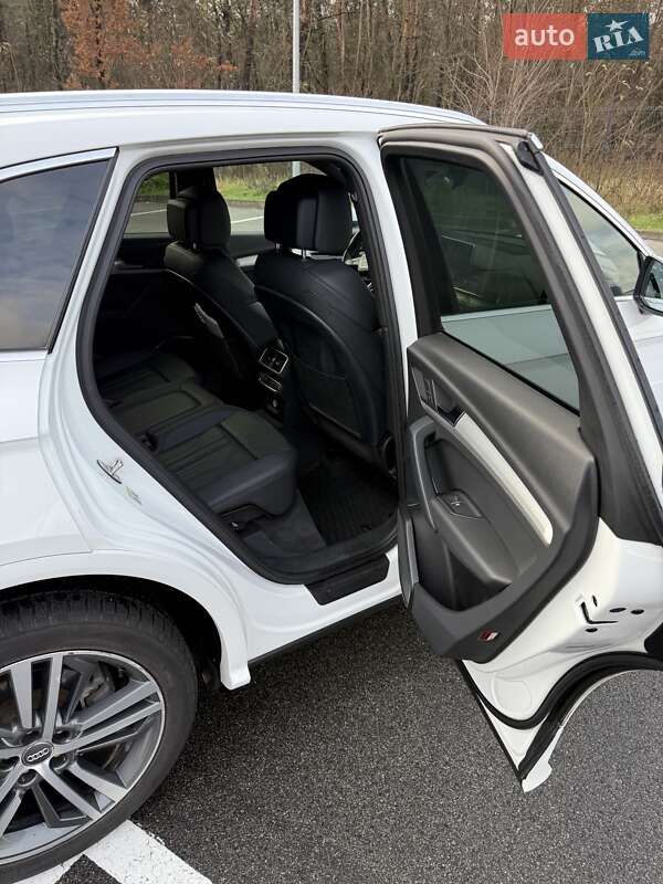 Внедорожник / Кроссовер Audi Q5 2018 в Киеве