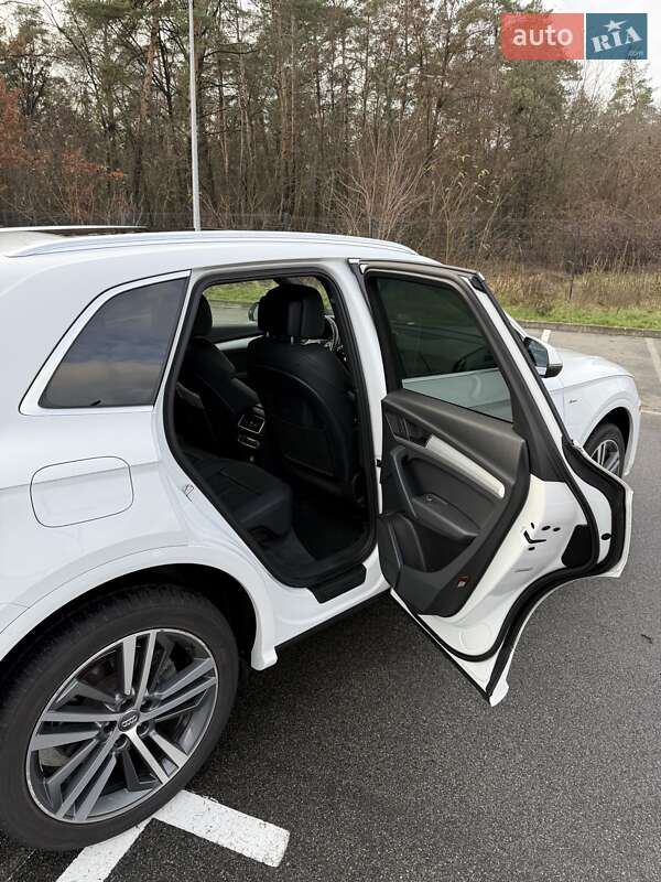 Внедорожник / Кроссовер Audi Q5 2018 в Киеве