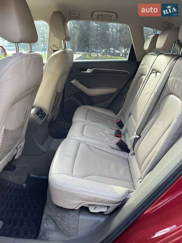 Внедорожник / Кроссовер Audi Q5 2010 в Николаеве