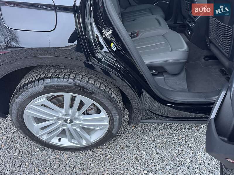 Внедорожник / Кроссовер Audi Q5 2019 в Тернополе