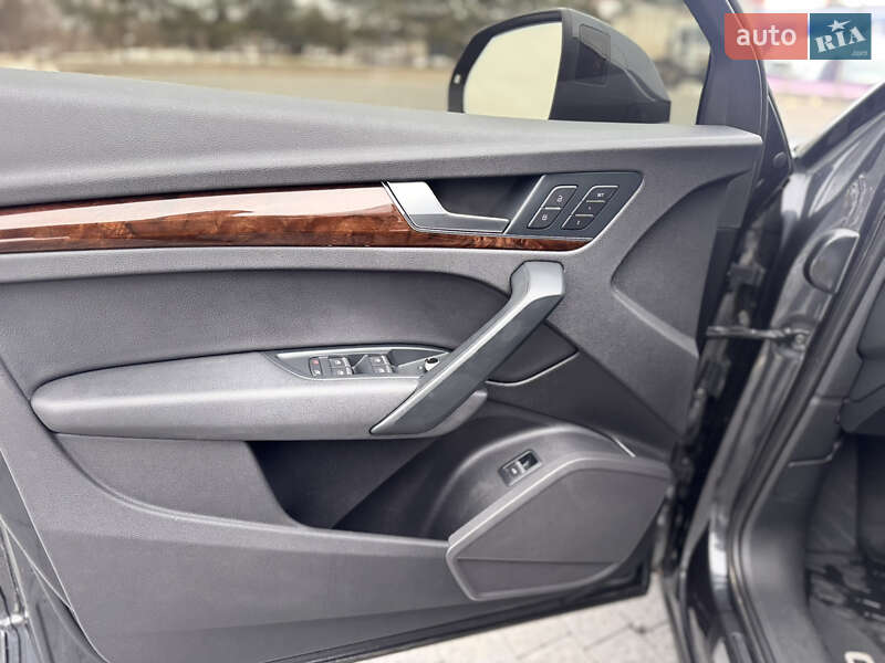 Внедорожник / Кроссовер Audi Q5 2017 в Самборе