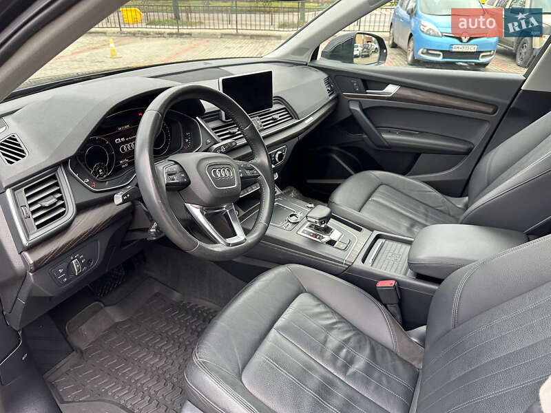 Внедорожник / Кроссовер Audi Q5 2019 в Житомире