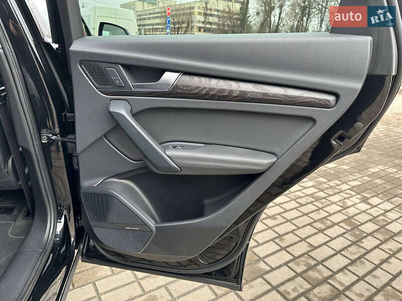 Внедорожник / Кроссовер Audi Q5 2019 в Житомире