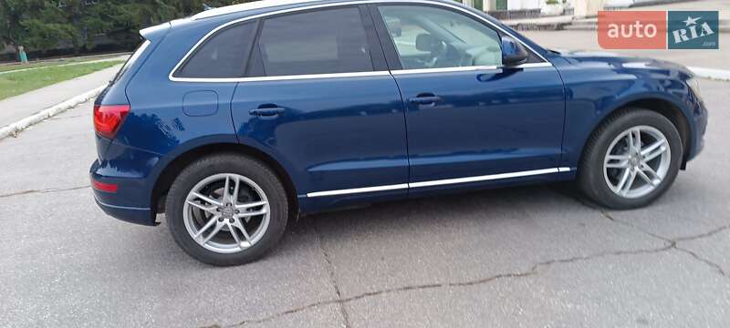 Внедорожник / Кроссовер Audi Q5 2013 в Желтых Водах